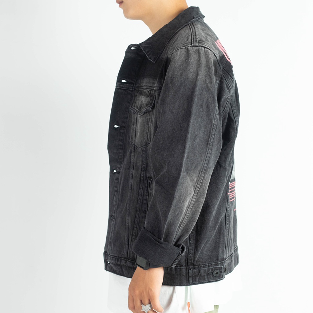OFF WHITE
